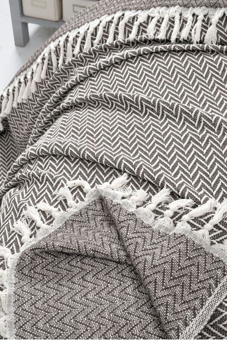 Zig-Zag Patterned Bed Cover