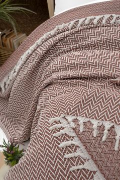 Zig-Zag Patterned Bed Cover