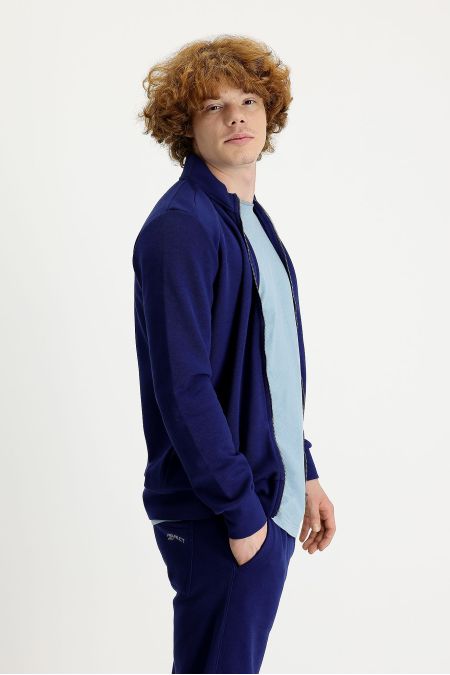 Stand Up Collar Zippered Slim Fit Sweatshirt