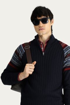 Bateau-Ausschnitt Slim-Fit Gemusterter Strickpullover mit Reißverschluss