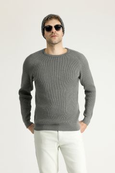 Pullover mit Rundhalsausschnitt, Slim Fit