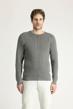 Pullover mit Rundhalsausschnitt, Slim Fit