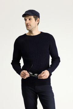 Pullover mit Rundhalsausschnitt, Slim Fit