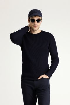 Pullover mit Rundhalsausschnitt, Slim Fit