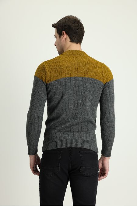 Bateau-Ausschnitt Slim-Fit Gemusterter Strickpullover