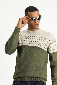 Pullover mit Rundhalsausschnitt, Slim Fit