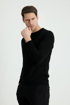 Pullover mit Rundhalsausschnitt, Slim Fit