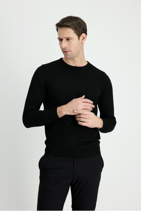 Pullover mit Rundhalsausschnitt, Slim Fit