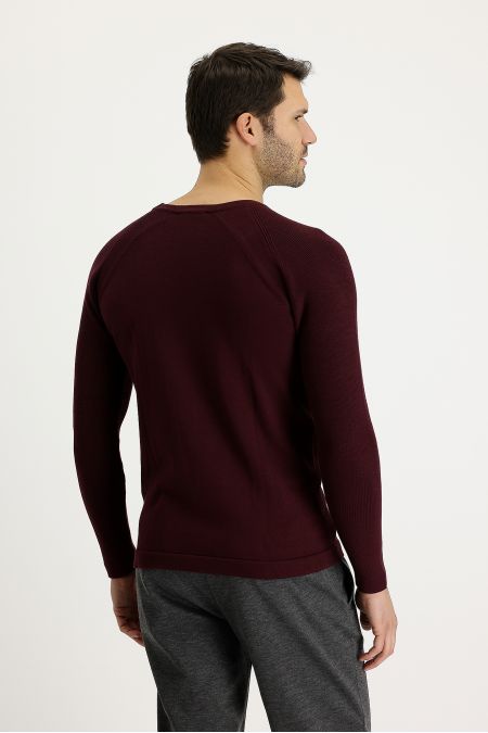 Pullover mit Rundhalsausschnitt, Slim Fit